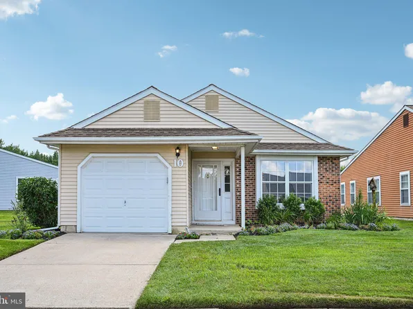 10 Eddystone Way, Mount Laurel, NJ 08054