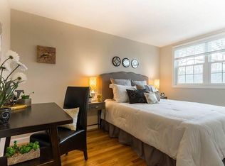 30 Chestnut St #7, Franklin, MA 02038