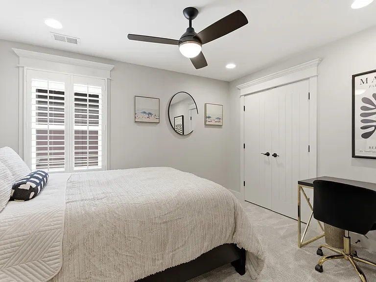 1034 Burchwood Ave — Photo 33