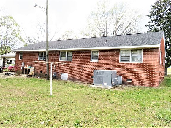 2nd image of 200 Summitt Ave