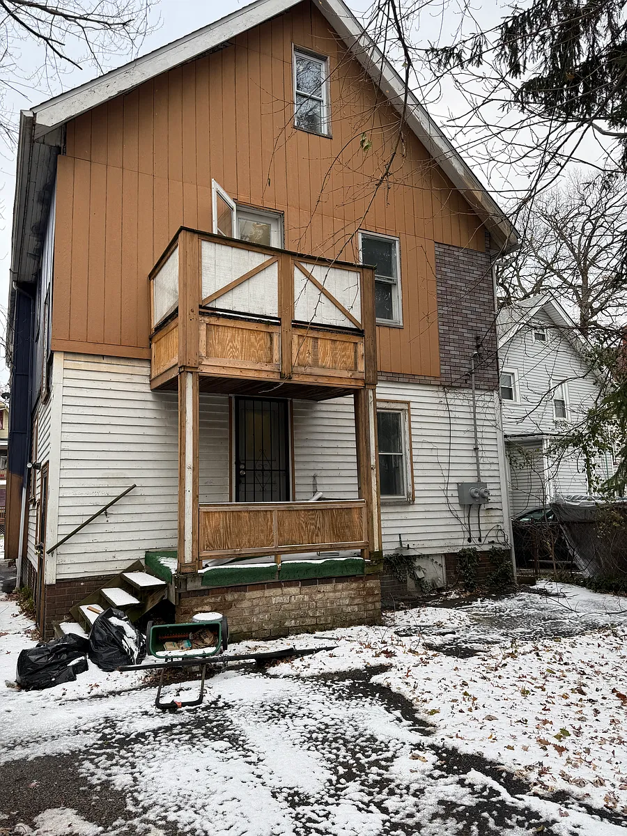 Building Photo - 14009 Scioto Ave #UP