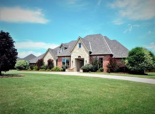 3101 Falcon Crest Dr, Enid, OK 73703