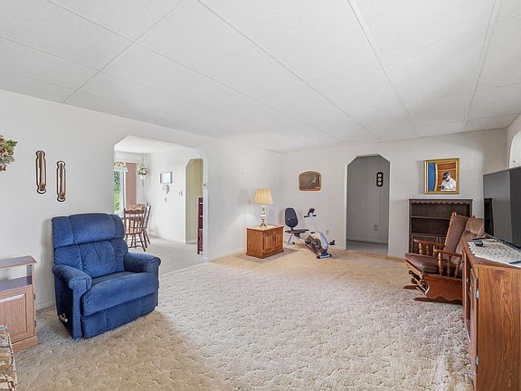 3rd image of 520 Park STREET