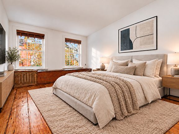 4th image of 24 Bethune St #3