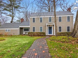 5 Old Manse Ct, Mount Sinai, NY 11766