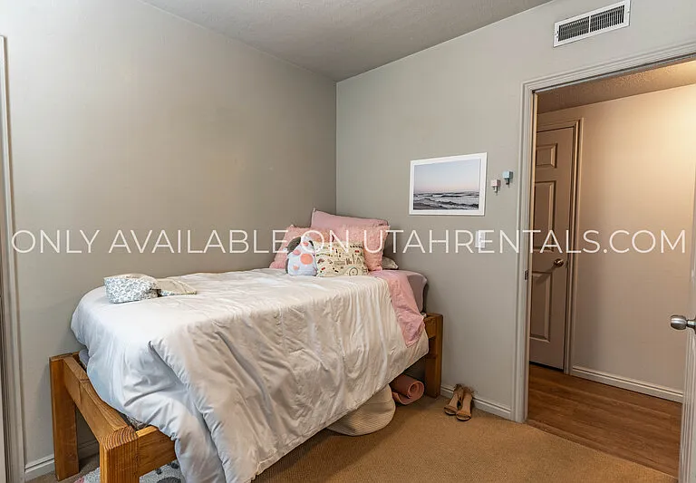 843 E 620 N #L2-2 — Photo 7