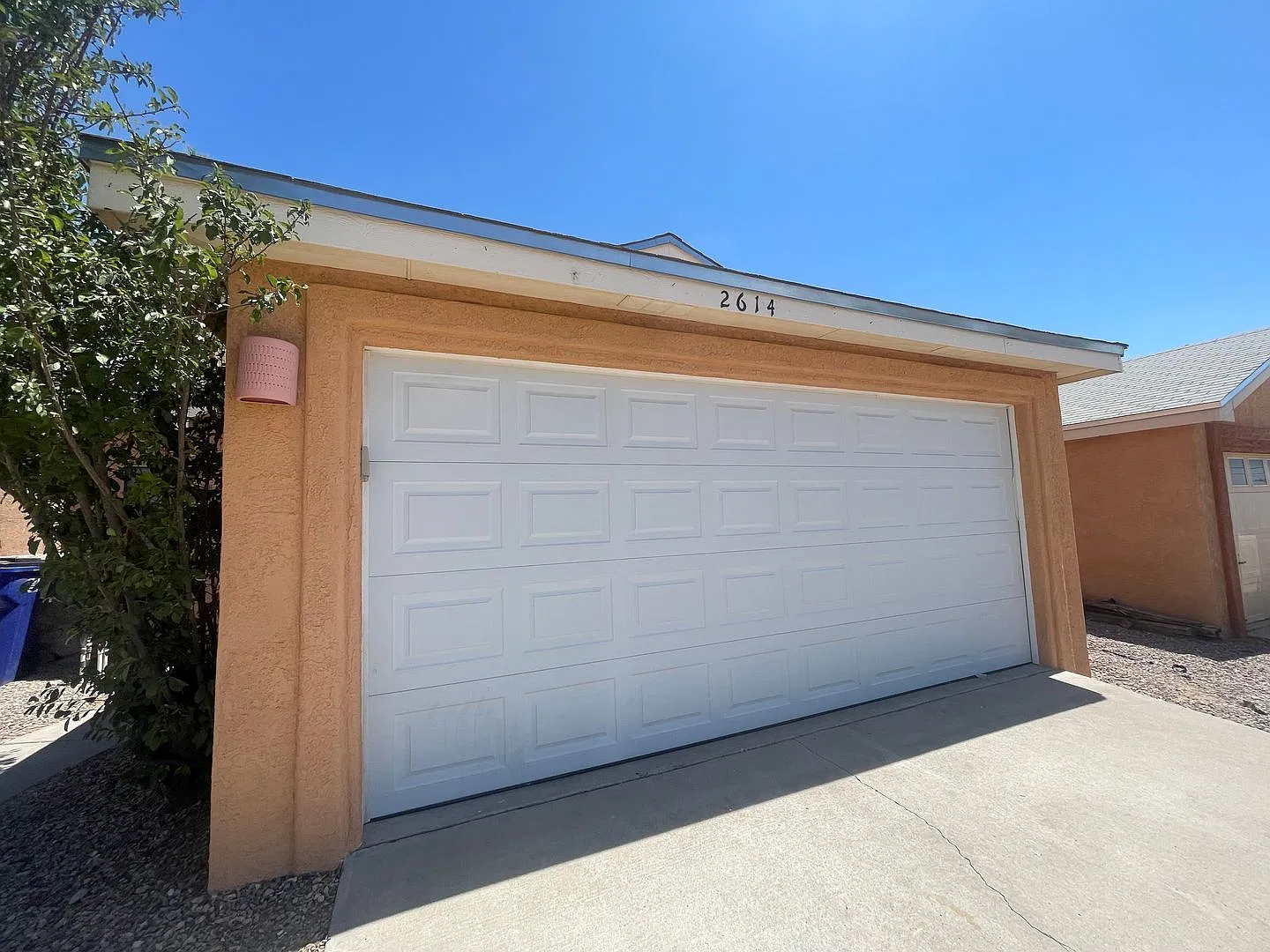 Charming 3-bedroom, 2-bathroom Home located off Don Roser — Photo 3