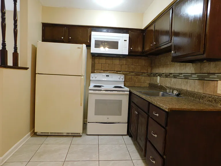 755 Guy Ave #6 — Photo 4