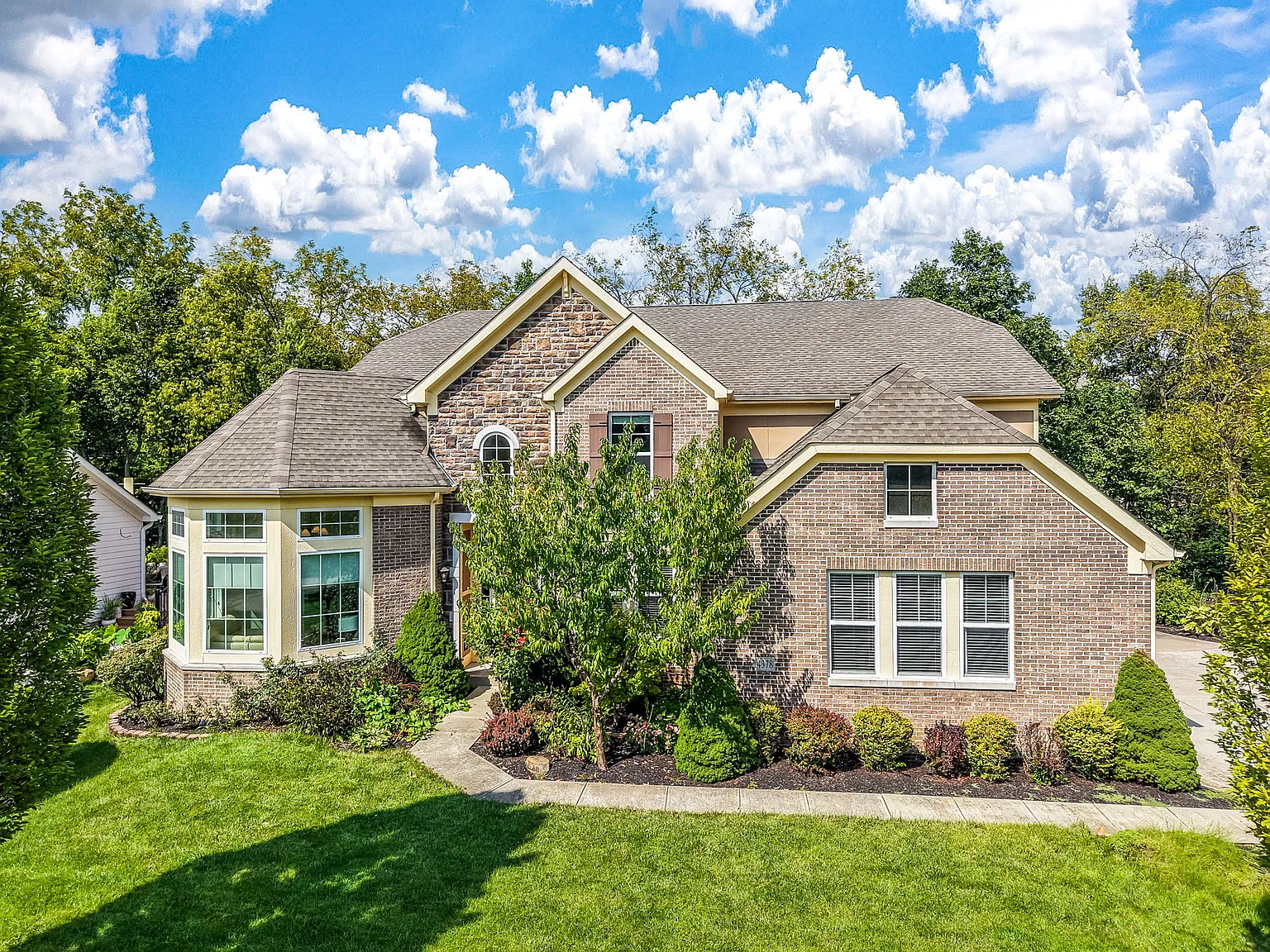 5 bed, 5.5 bath, 3946 sqft, $4,895 — Photo 1