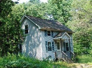 35 Black Locust Ave, East Setauket, NY 11733