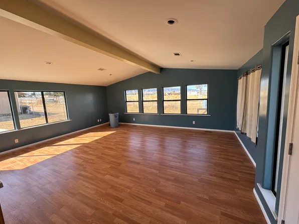 7019 Phelan Rd, Phelan, CA 92371