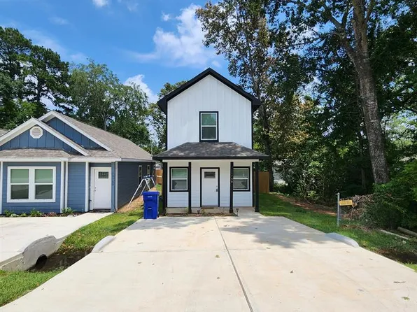 11748 White Cedar, Willis, TX 77318