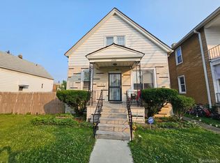 2308 Holmes St, Hamtramck, MI 48212