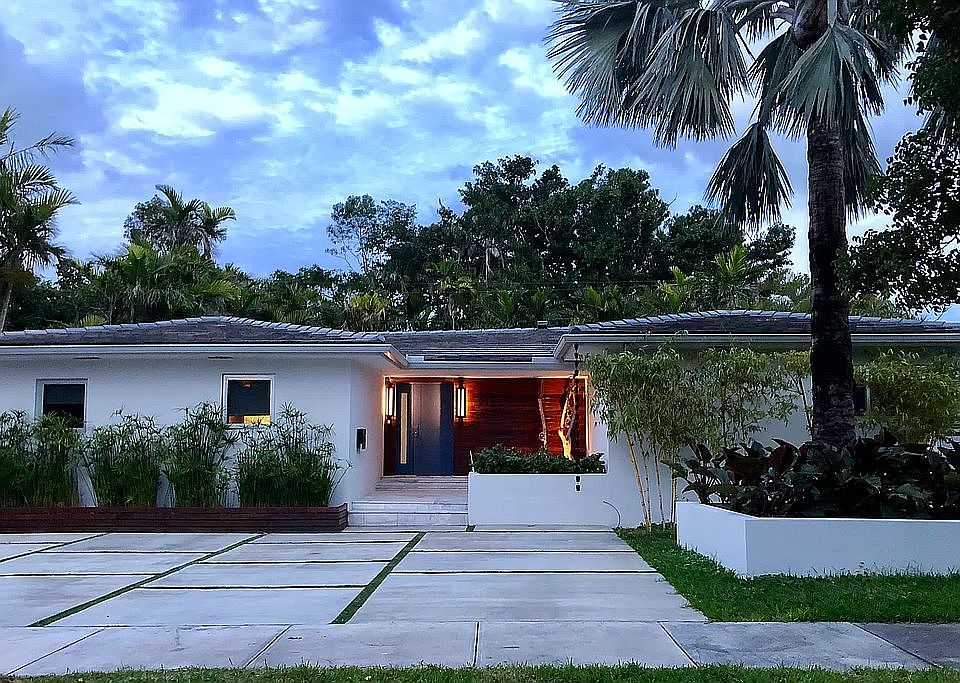 1st image of 212 S Shore Dr