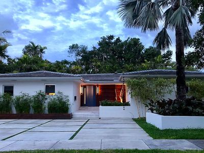 212 S Shore Dr, Miami, FL, 33133