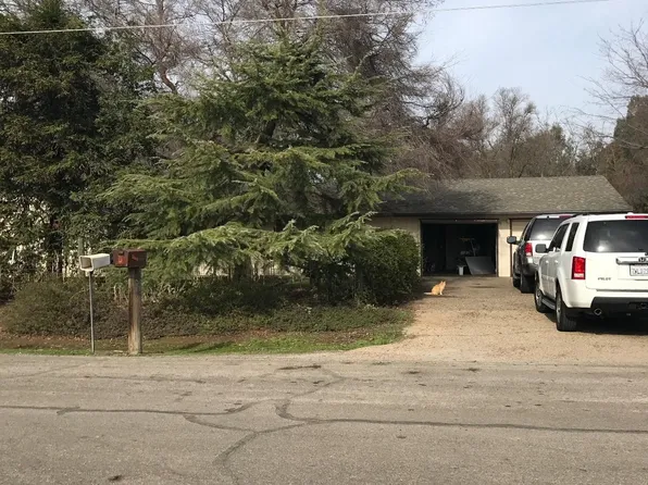 13450 E Saginaw Way, Sanger, CA 93657