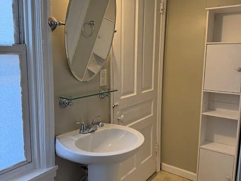 457 N Pitt St — Photo 30