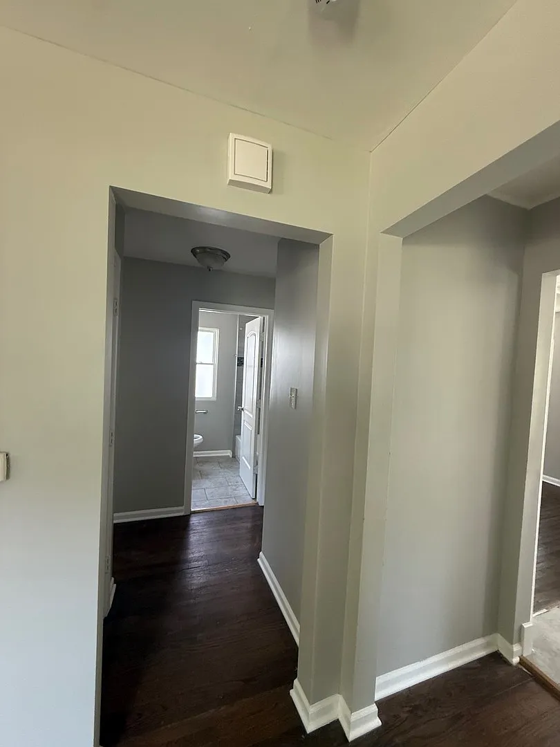 4 bed, 1205 sqft, $2,820 — Photo 2