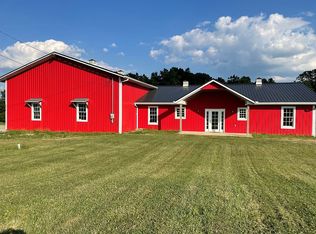 8806 Dolphin St SW, Bolivar, OH 44612