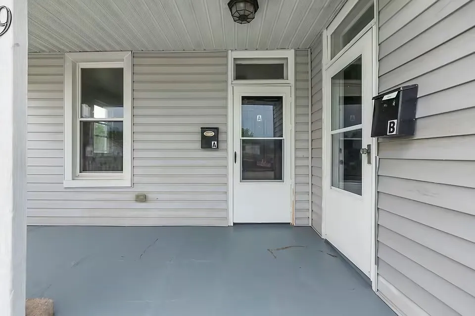 2 bed, $1,200 — Photo 3