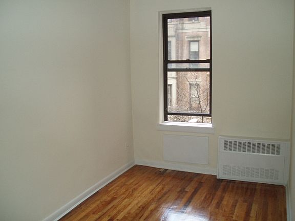 4th image of 250 W 76th St APT 4A