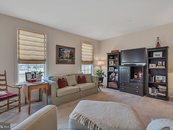 4th image of 1034 Llano Dr