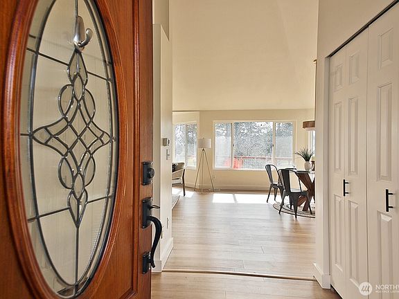 3rd image of 5663 Lenz Place