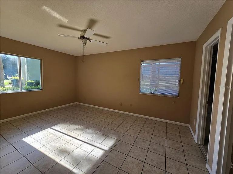 582 Fairways Cir #A — Photo 9