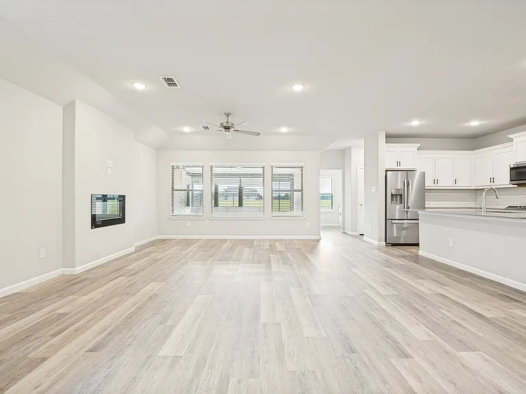 4709 Mayflower Dr — Photo 11