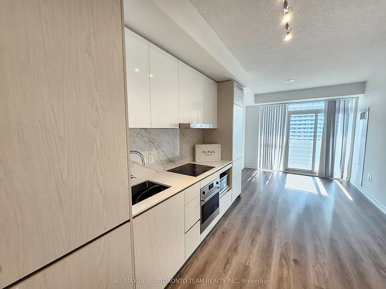 28 Interchange Way #2716 — Photo 2