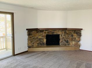 6710 S 83rd Ave APT 10, Ralston, NE 68127