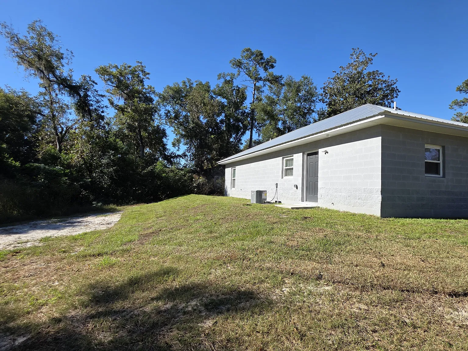 3 bed, 1254 sqft, $1,750 — Photo 2