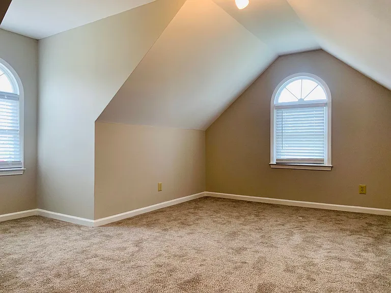 61 Garden Hills Dr — Photo 22