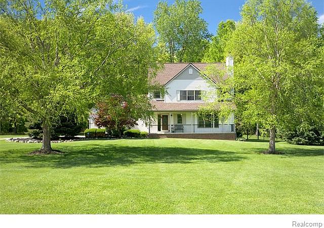 1st image of 3600 Estate Dr