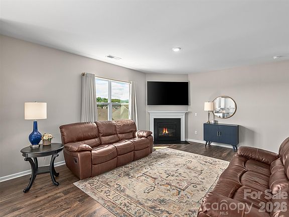 4th image of 348 Tavernier Ln