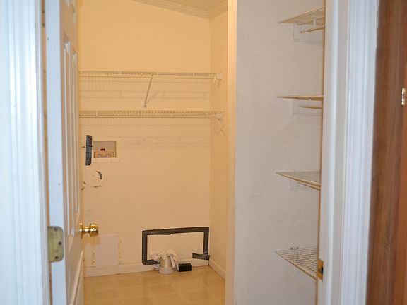 Laundry room and pantry