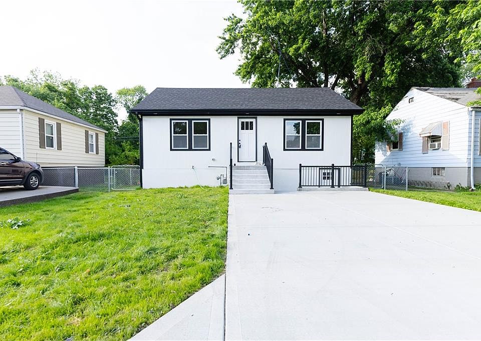 1st image of 3312 Delavan Ave