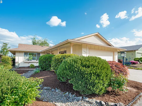 15850 SW Queen Victoria Pl, King City, OR 97224