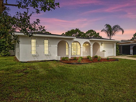 2nd image of 106 NW Airoso Boulevard