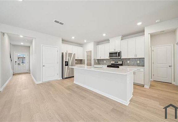 2nd image of 2143 Martin Spring Bnd