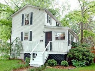 1057 Sheridan Ave, Deerfield, IL 60015