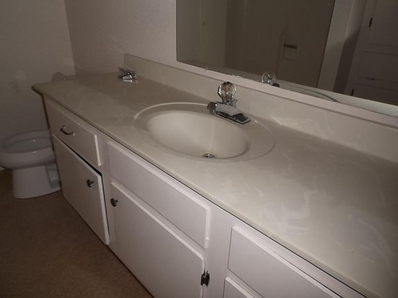 5th image of 711 Willow St APT 1