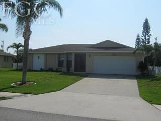 1st image of 327 SE 8th Pl