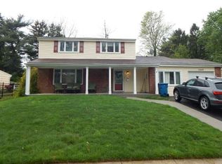 3447 Parkview Dr, Bensalem, PA 19020