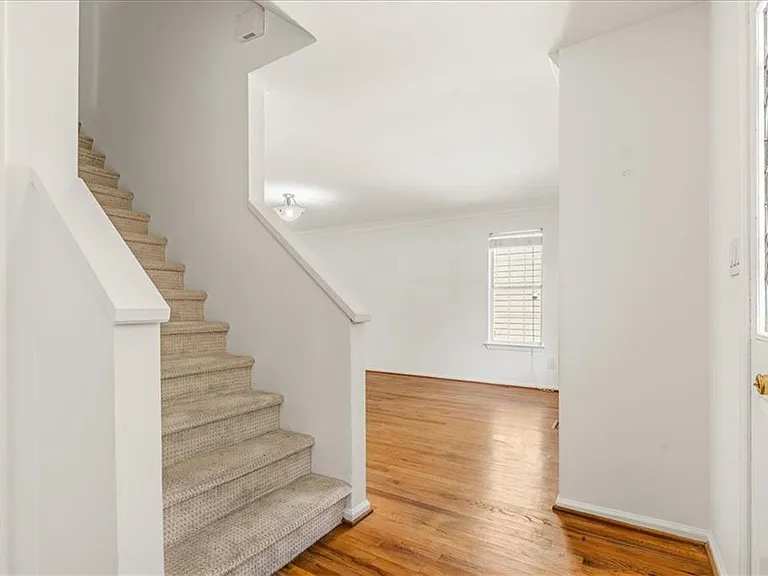 11190 Abbotts Station Dr — Photo 3