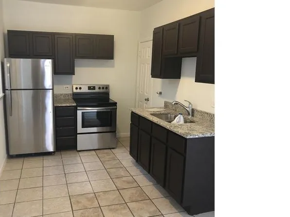 6940 S Wabash Ave, Chicago, IL 60637