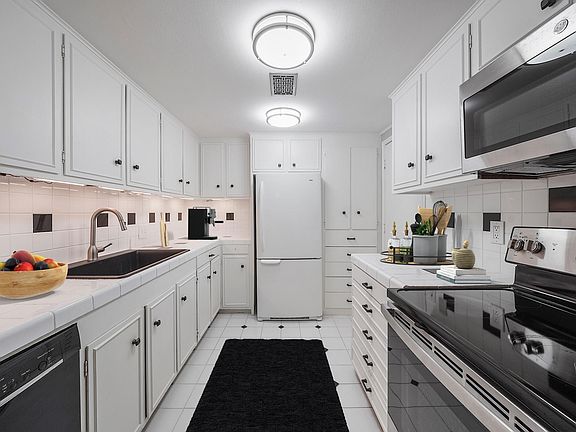 3rd image of 656 S Ripple Creek Dr #656