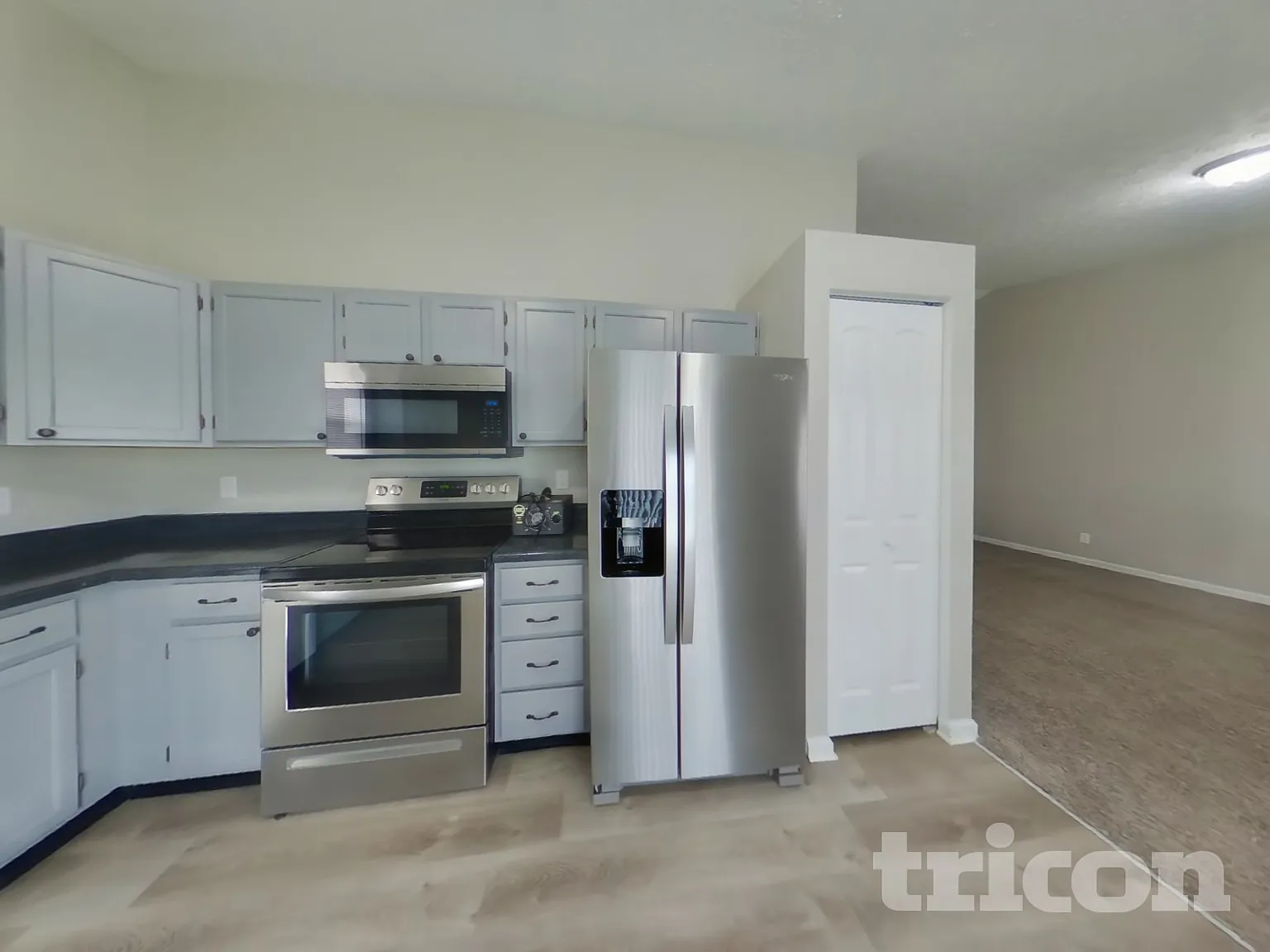 8439 Bentonville Place Indianapolis IN — Photo 4