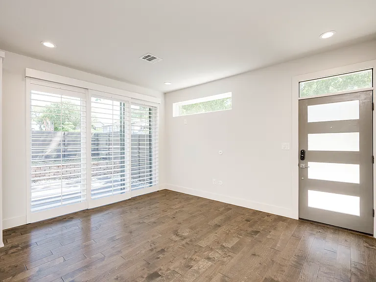 1412 Perez St #1 — Photo 2
