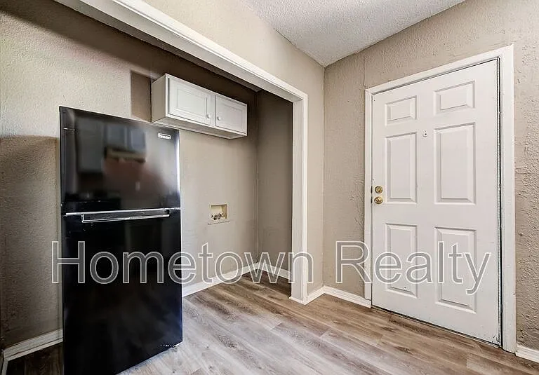 2122 N Glen Ellyn St — Photo 7